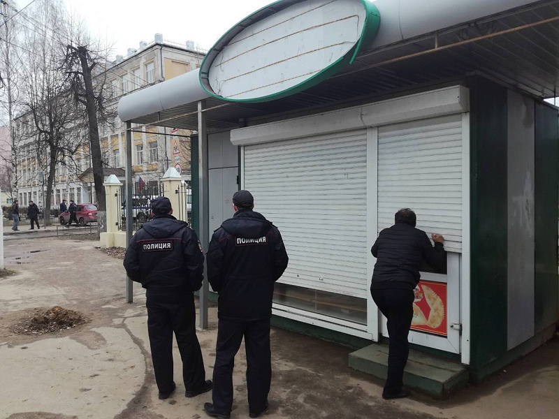 В Твери закрыли павильон, где незаконно торговали шавармой